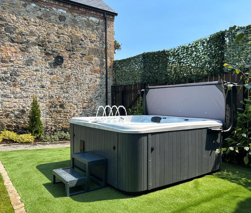 Converted Victorian Coach House With Hot Tub Stewartstown Exteriör bild
